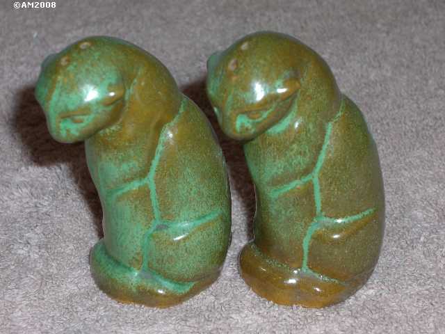 Cats glazed prairie green